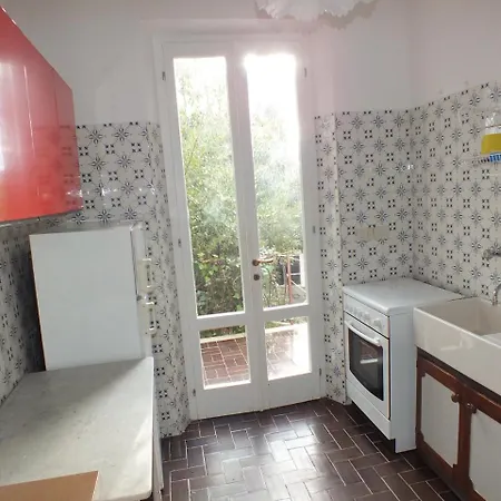Apartman Montecristo 1 *